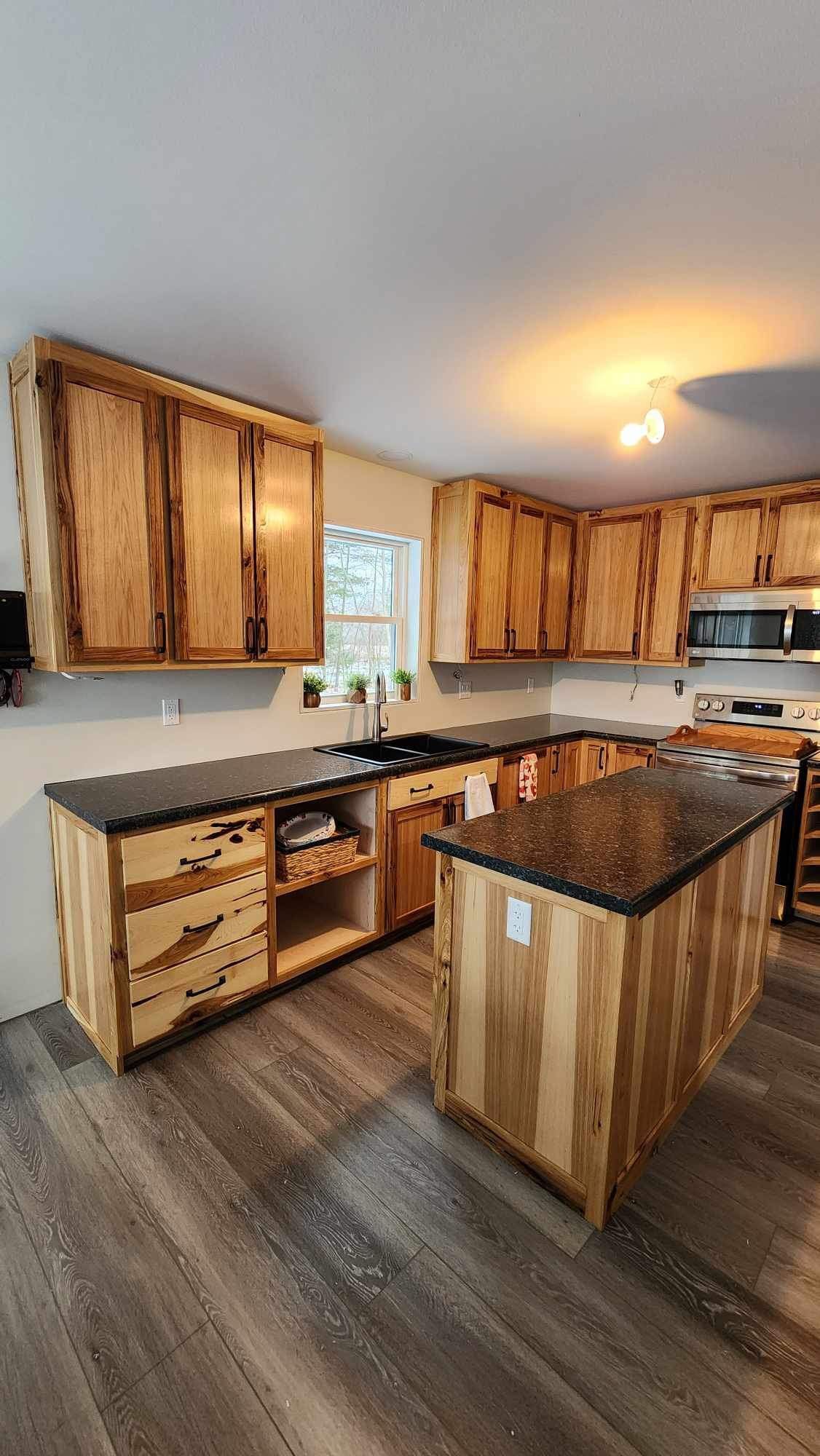 Hickory Kitchen Cabinets
Husky TImber Woodworking