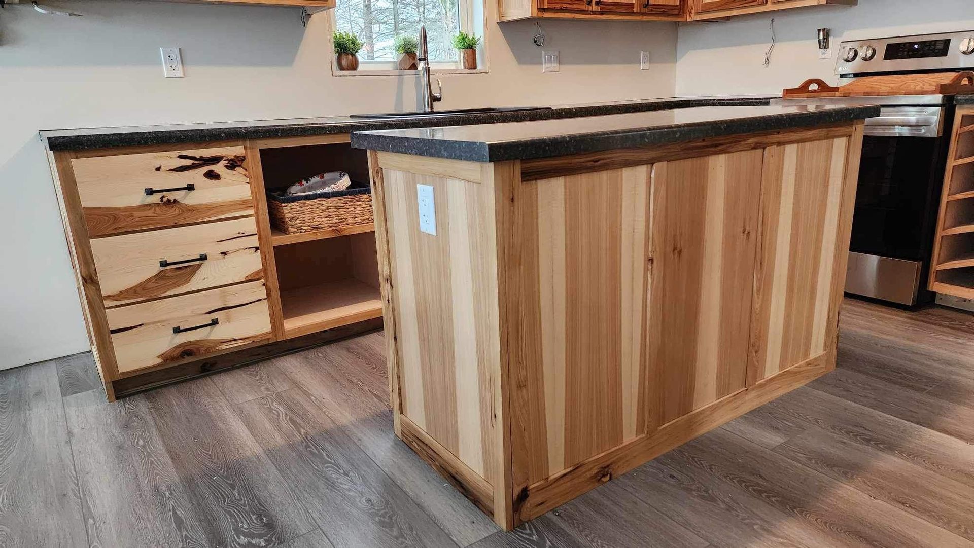 Hickory Kitchen Cabinets
Husky TImber Woodworking