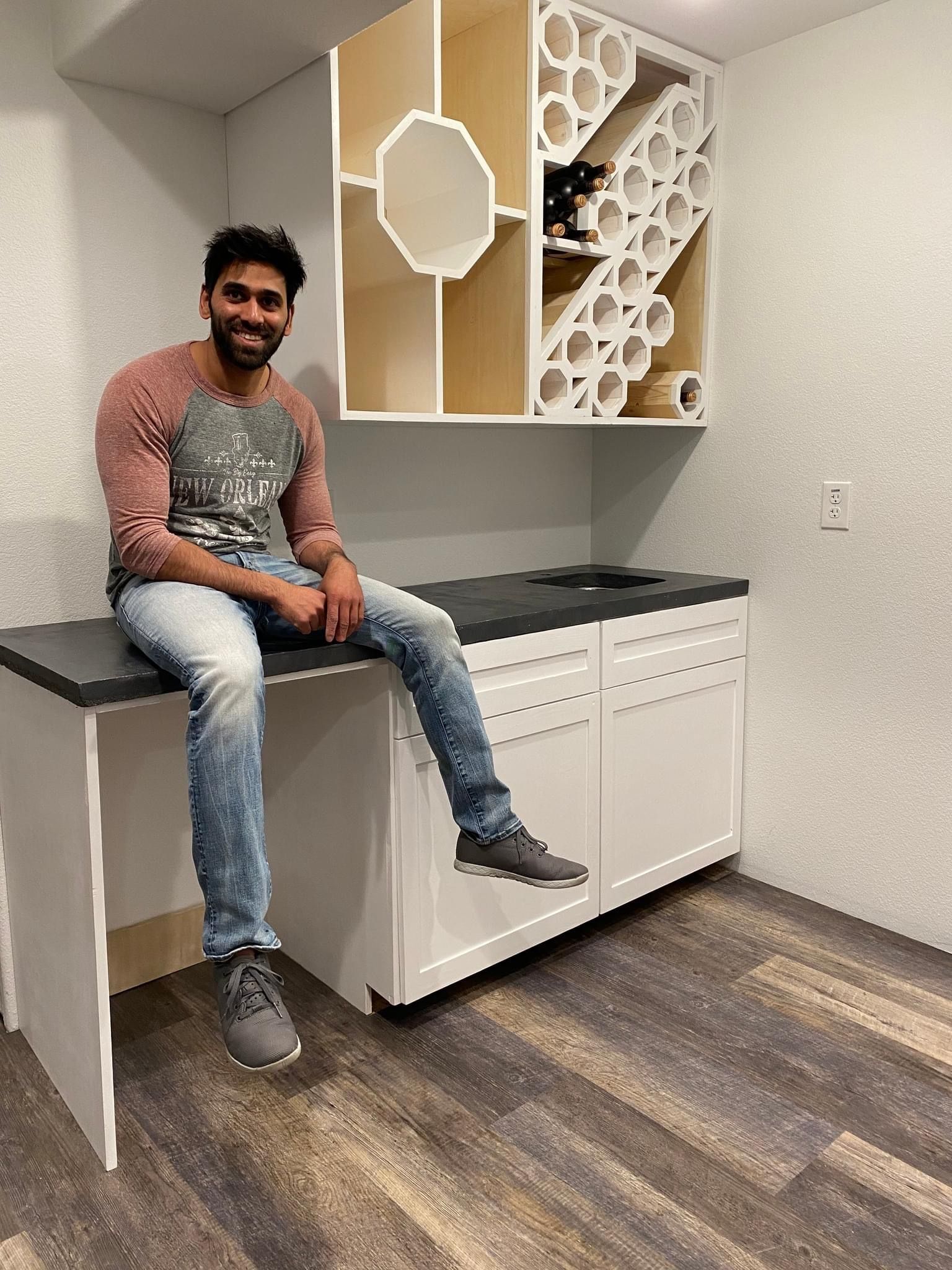 Hexagonal wine rack with Concrete counter