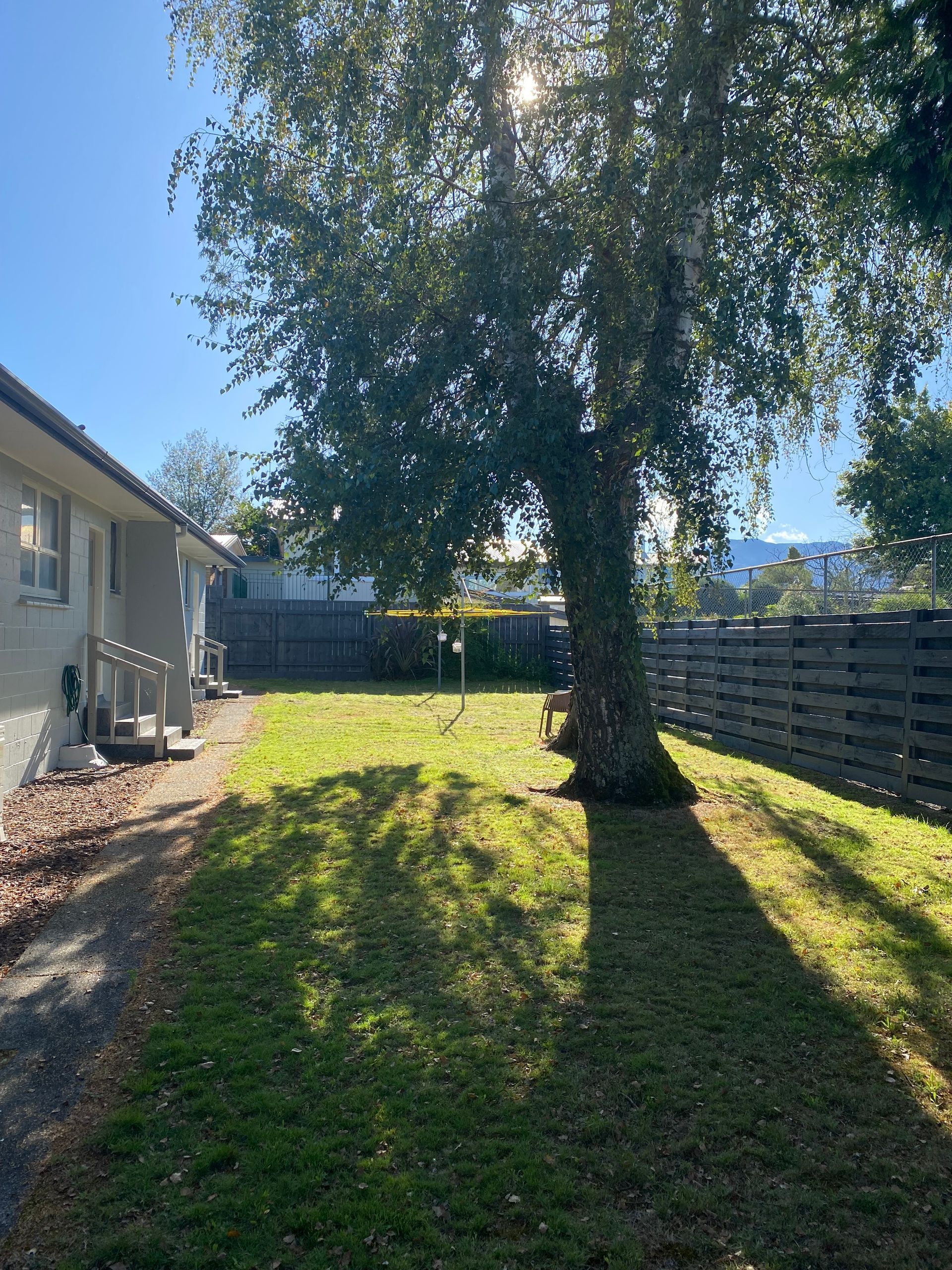 Lake Breeze Motel Taupo - garden