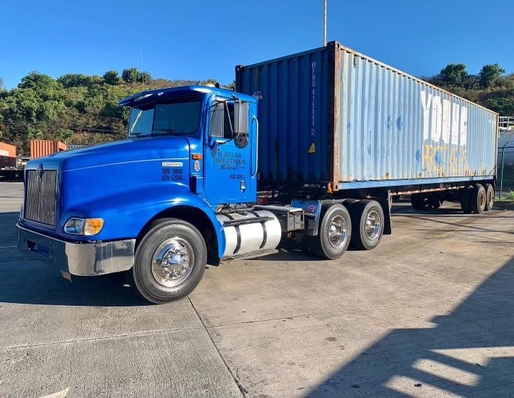 semi trailer hauling