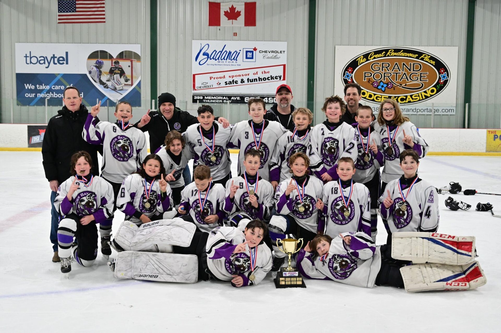 Thunder Bay Elks hockey players on the ice