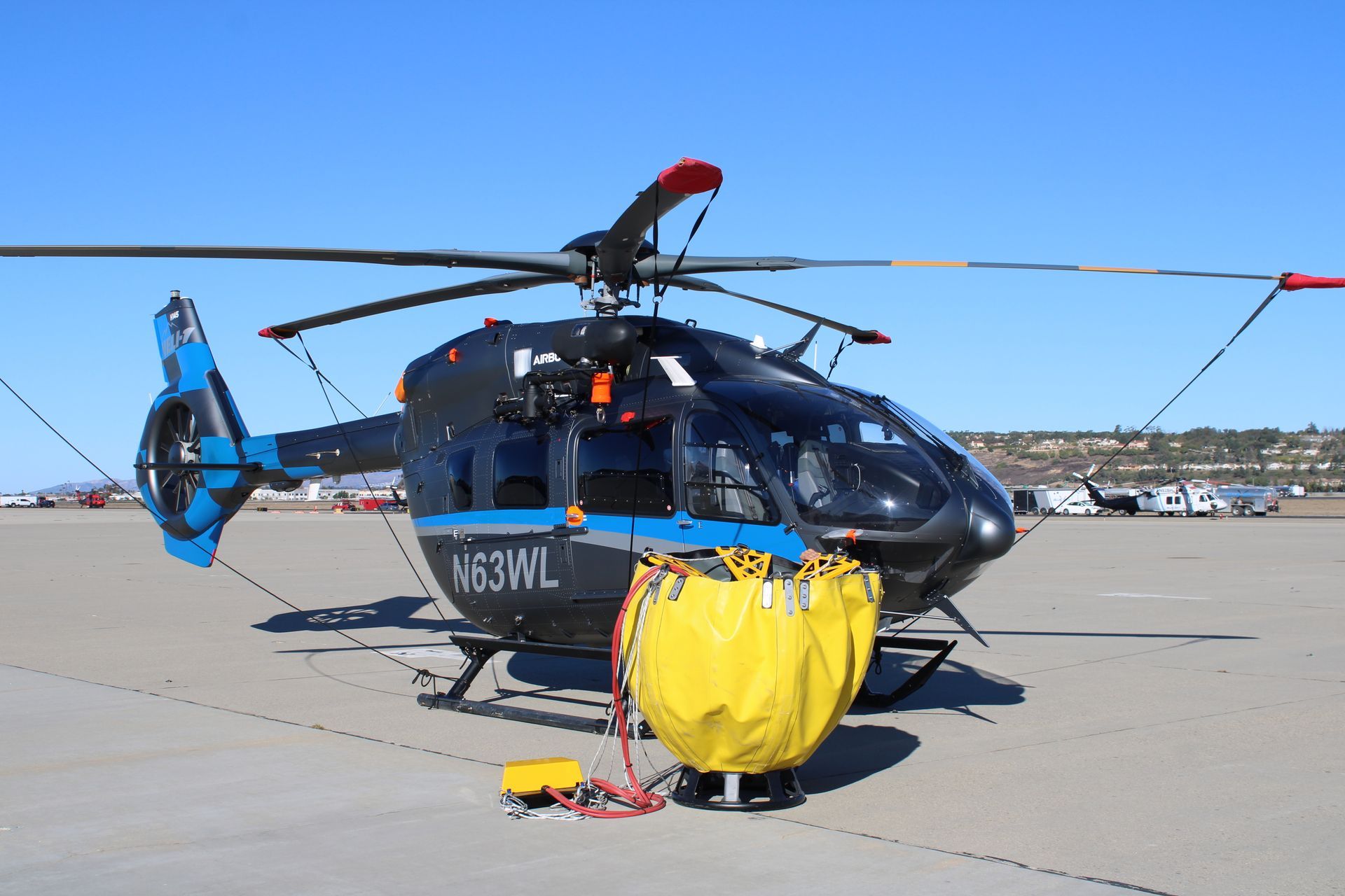 show the bucket size for small helicopter