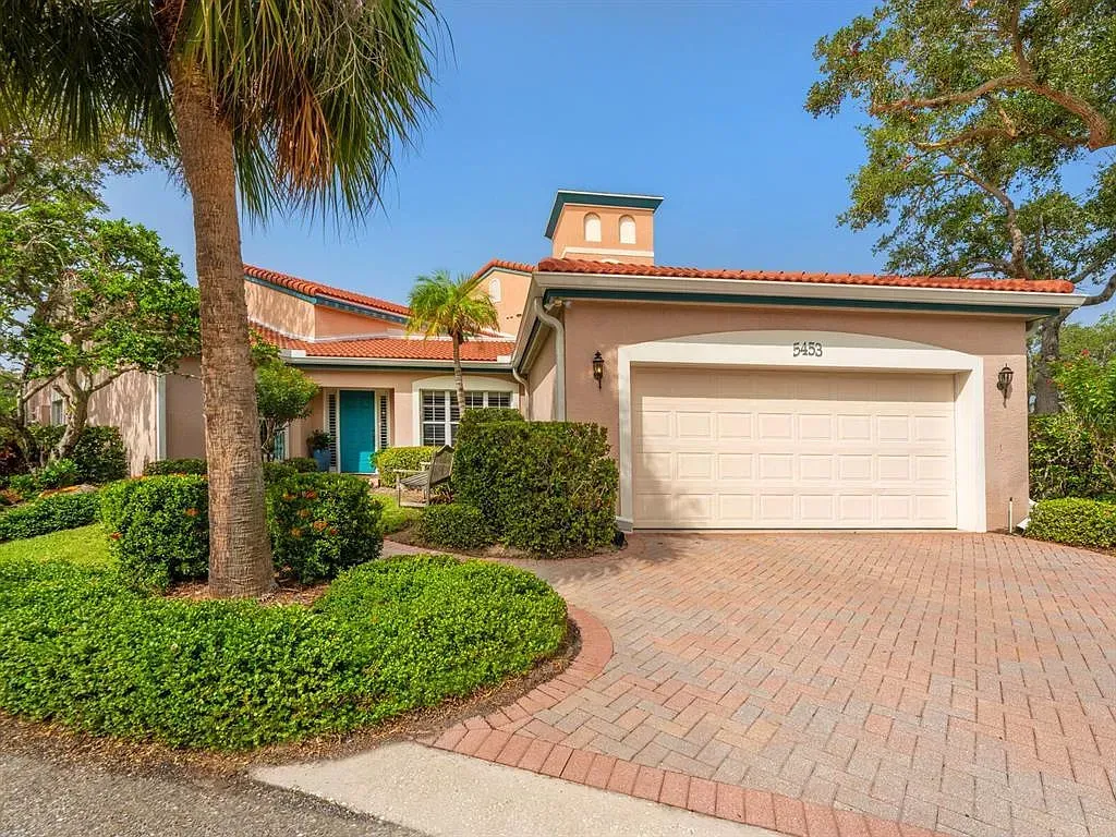 5453 Eagles Point Cir., Sarasota, FL 34231