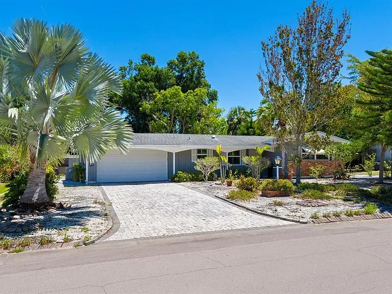 2521 Croton Ave., Sarasota, FL 34239