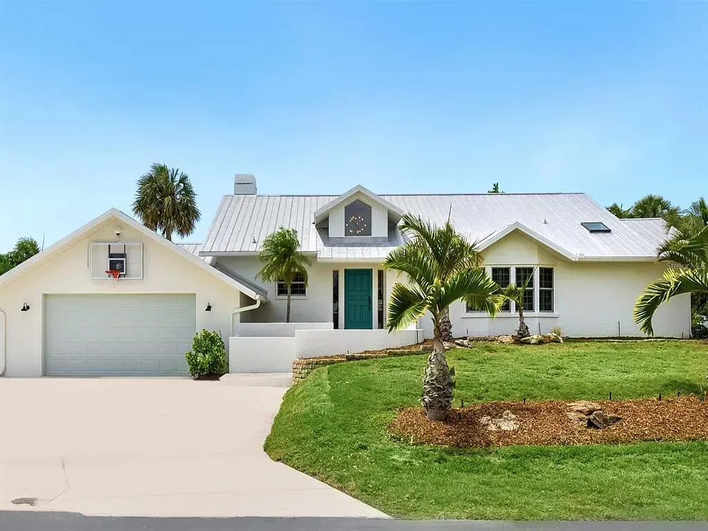 109 Tina Island Dr, Osprey, FL 34229