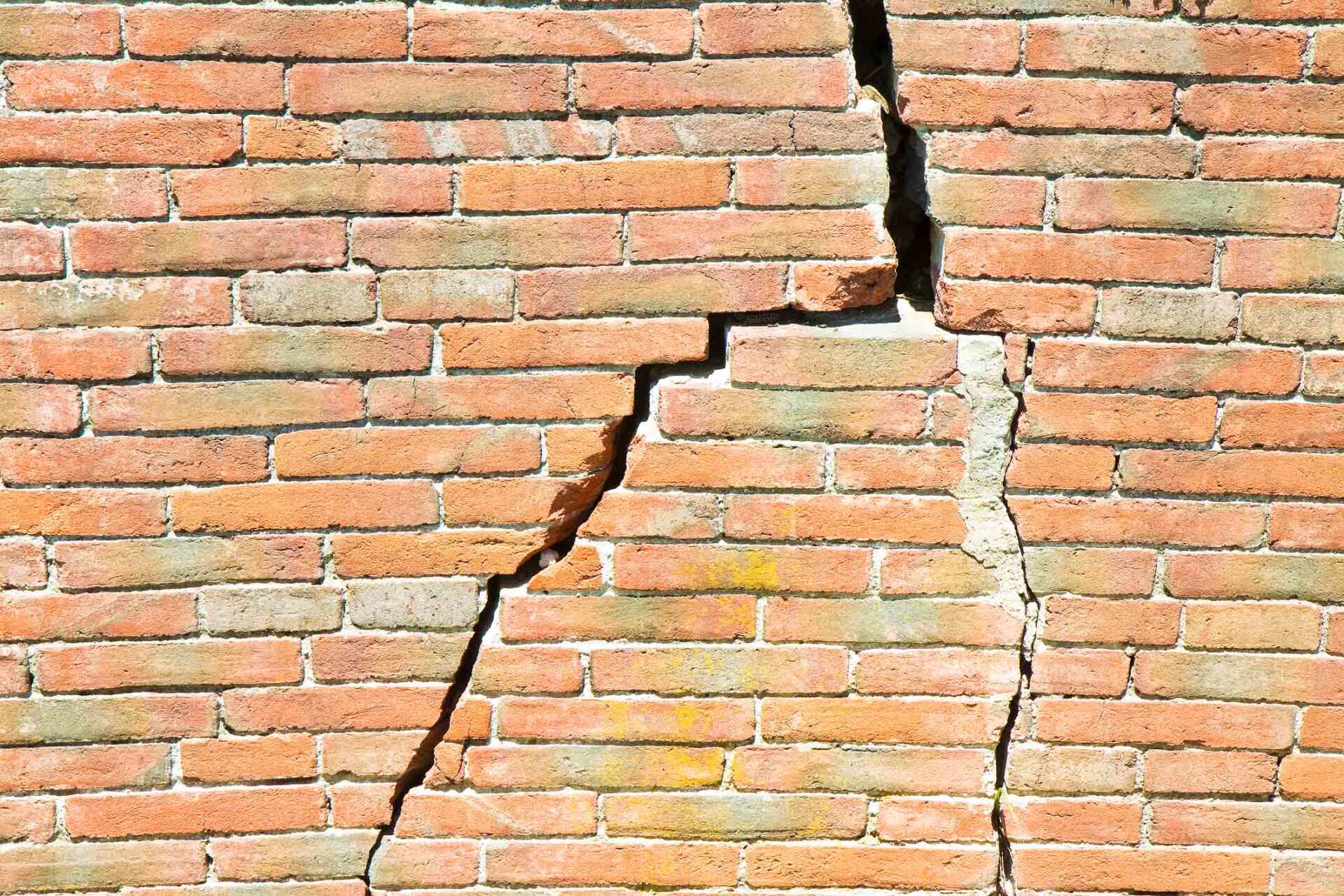 Deep Crack In Old Brick Wall - Warren, MI - Maple Lane Pest Control