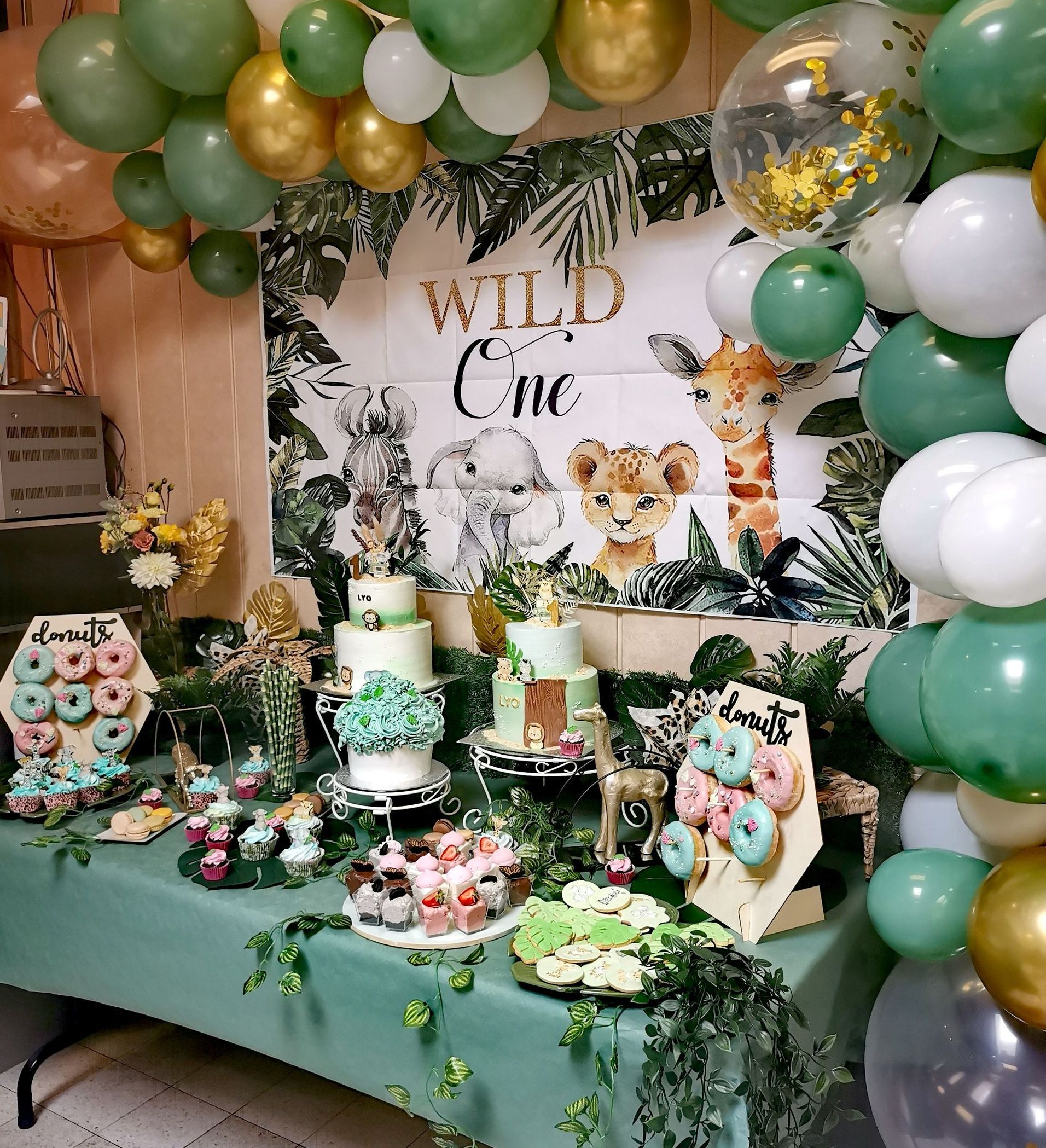 jungle sweet table