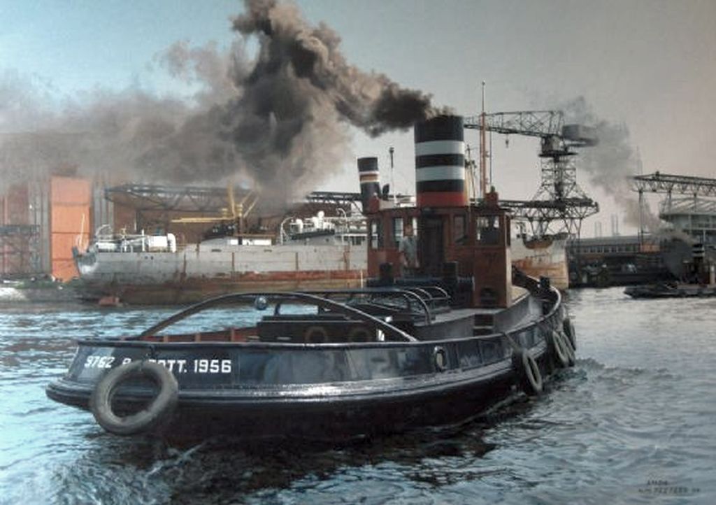 Sleepboot "Dockyard V 1956" stoomt in de Rotterdamse haven