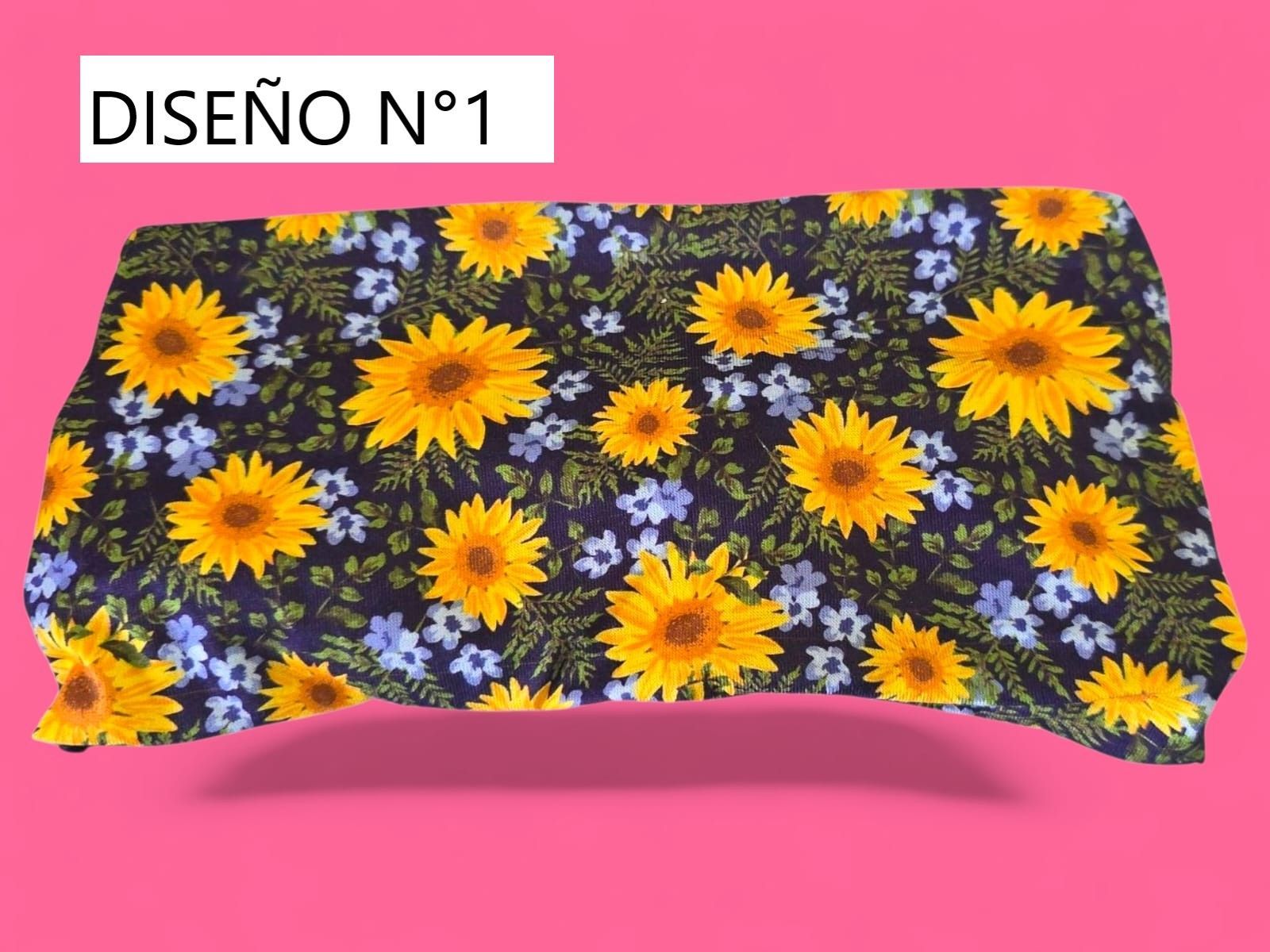 Tela oscura con girasoles y flores azules; texto