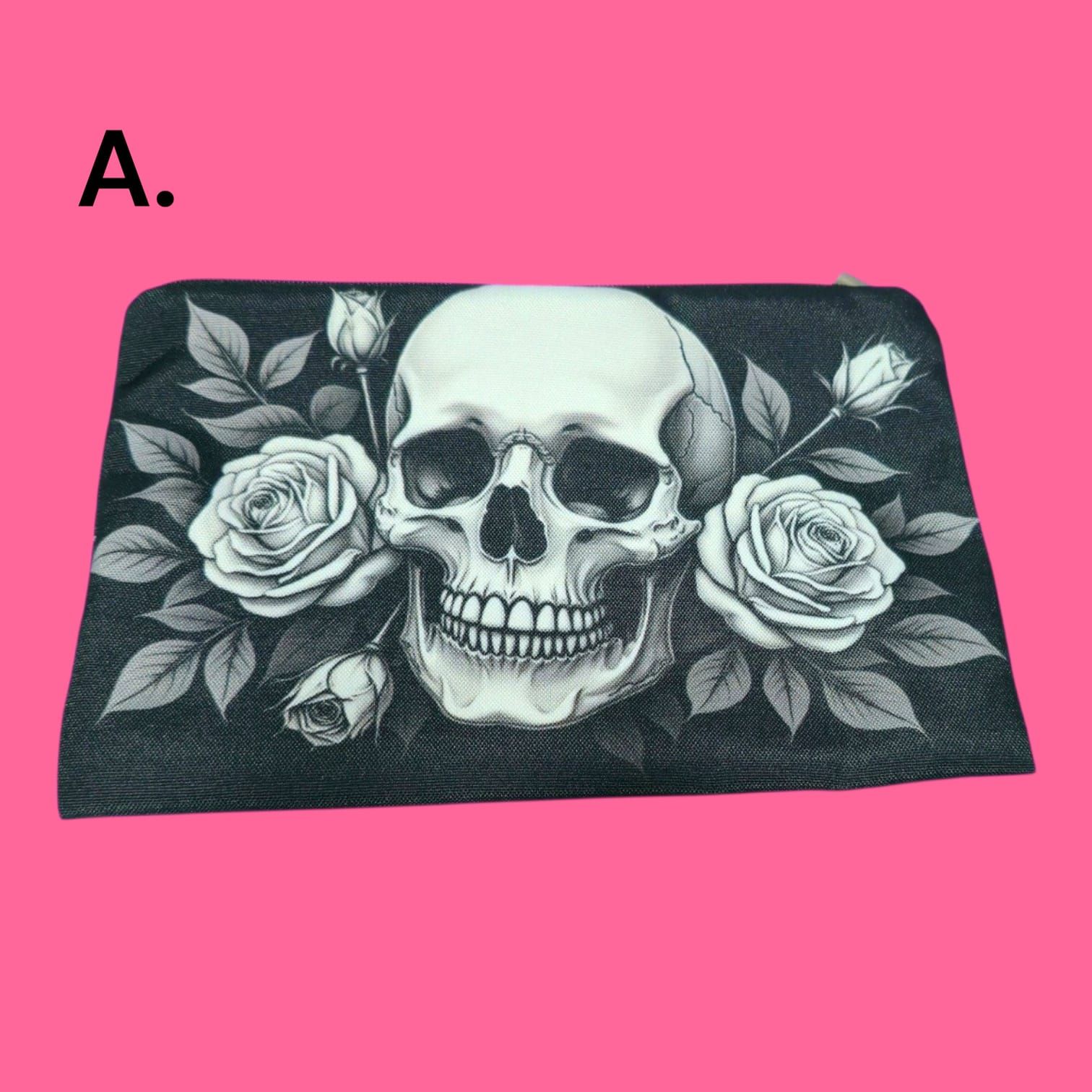 Estuches con calaveras y rosas