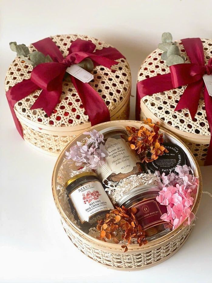 beautiful, handwoven gift baskets