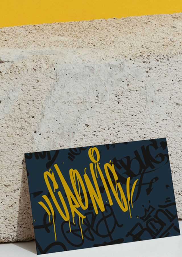 A card with the word gloria on it
