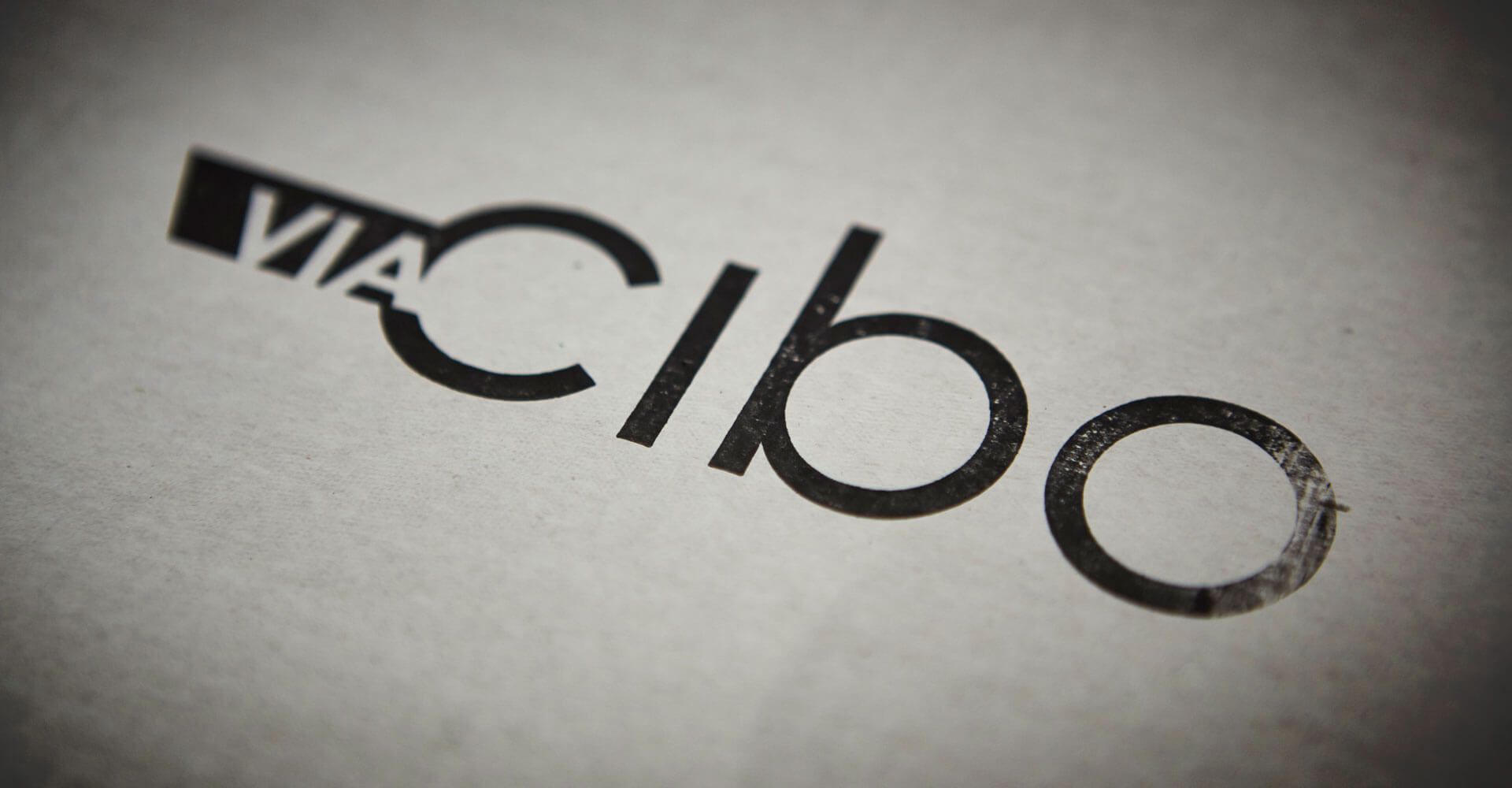 A black and white photo of the word viacibo