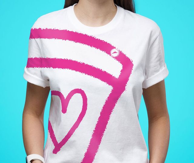 a pizza hut shirt
