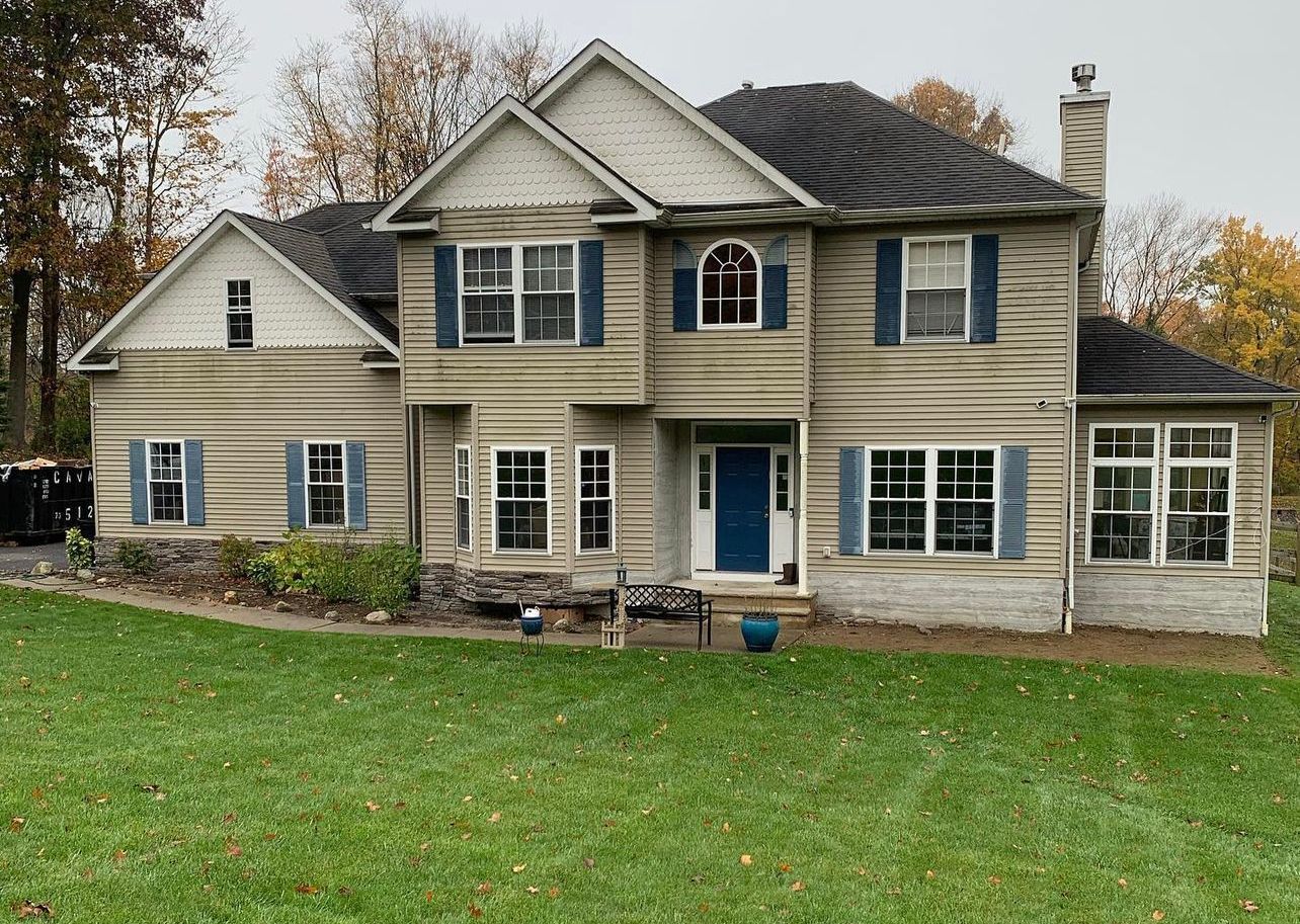 Roof and Siding Replacement Image