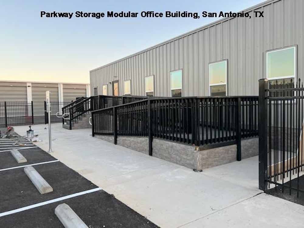 Parkway storage modular office building in san antonio , tx