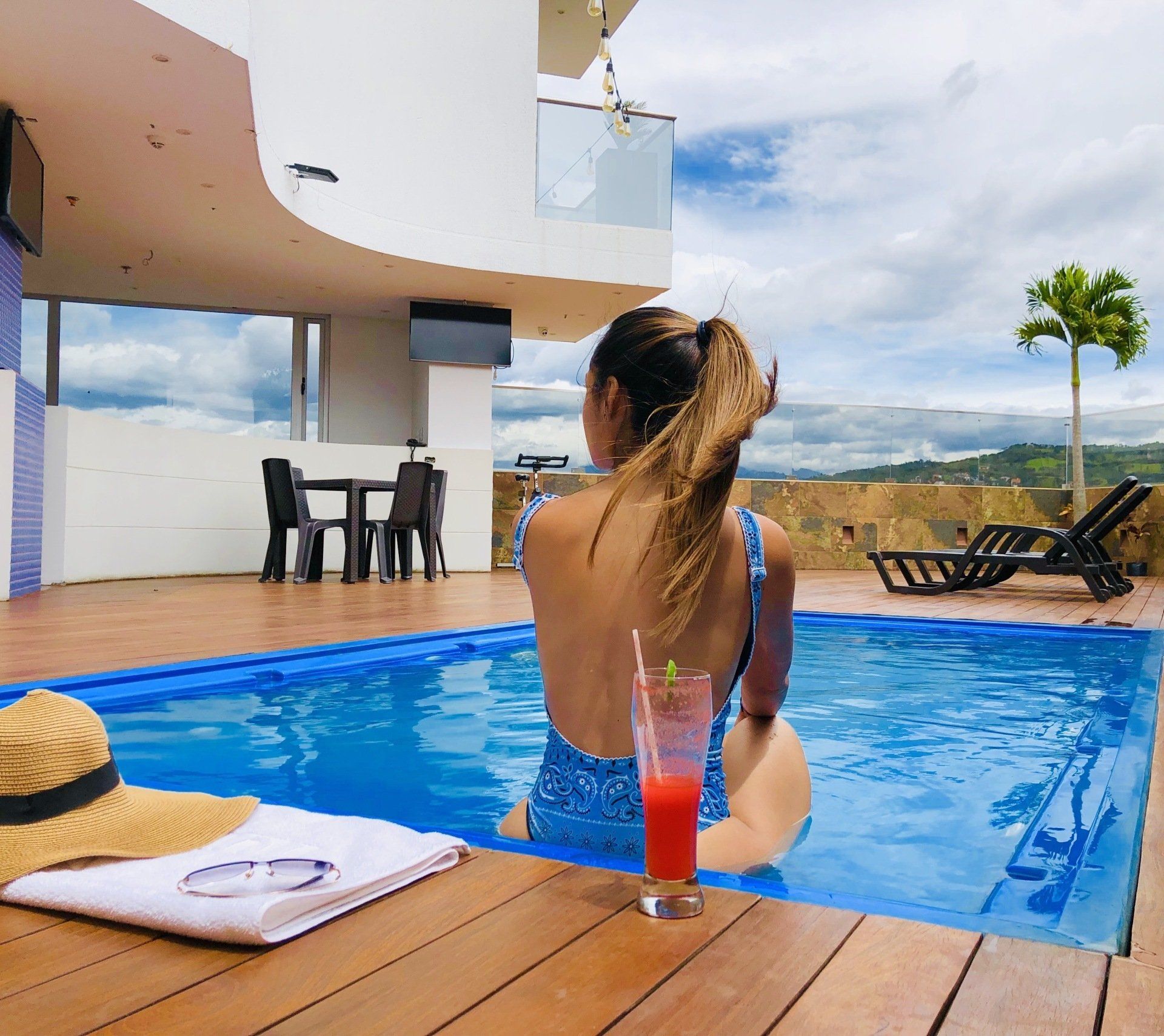 Piscina en Hotel Turrim Dei en Barbosa, Santander, plan de fin de semana cerca de Bogotá para descansar y desconectar.