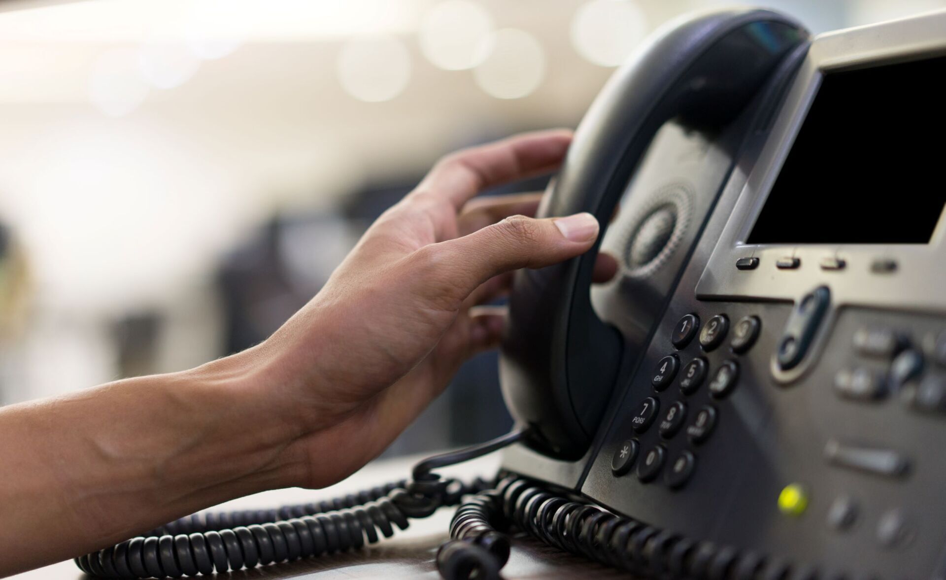 Choosing the Right Phone System for Clinics with Hybrid Work Setups