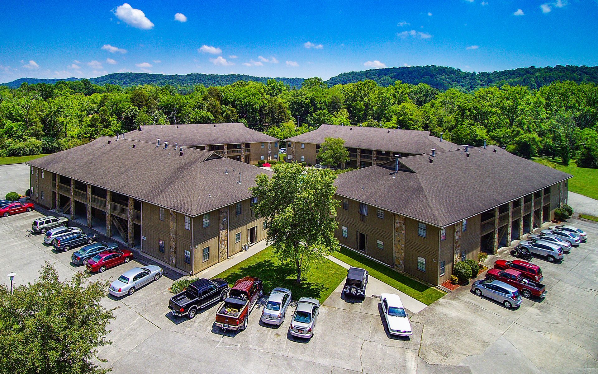 apartments oak ridge exterior