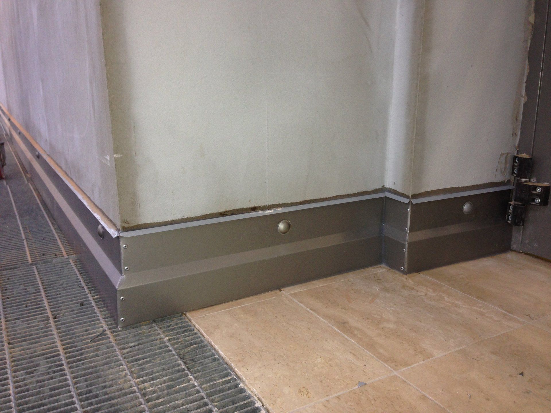 Realizzazione battiscopa in qualsiasi metallo