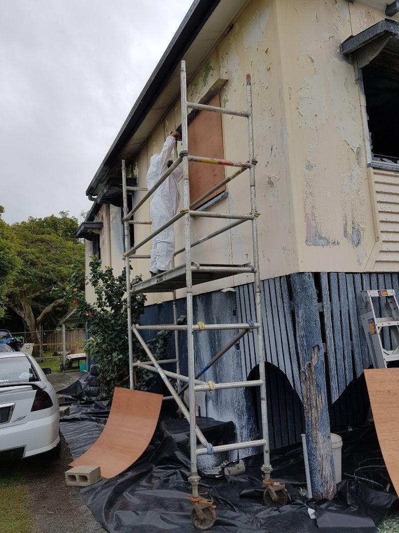 Asbestos Expert on a Scaffolding — Asbestos Removal in Currajong, QLD