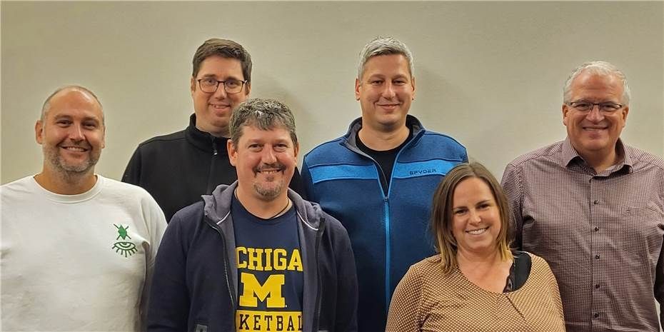 Der neue Vorstand des Basketballvereins TuS Mayen, (v.l.): Daniel Horn (1. Geschäftsführer), Sascha Pauly (2. Vorsitzender), Marc Schemionek (Jugendwart), Daniel Meyer (1. Vorsitzender), Susanne Breitbach (Beisitzerin) und Markus Espendiller (1. Schatzmeister). Foto: privat