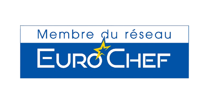 Un logo euro chef bleu et blanc sur fond blanc