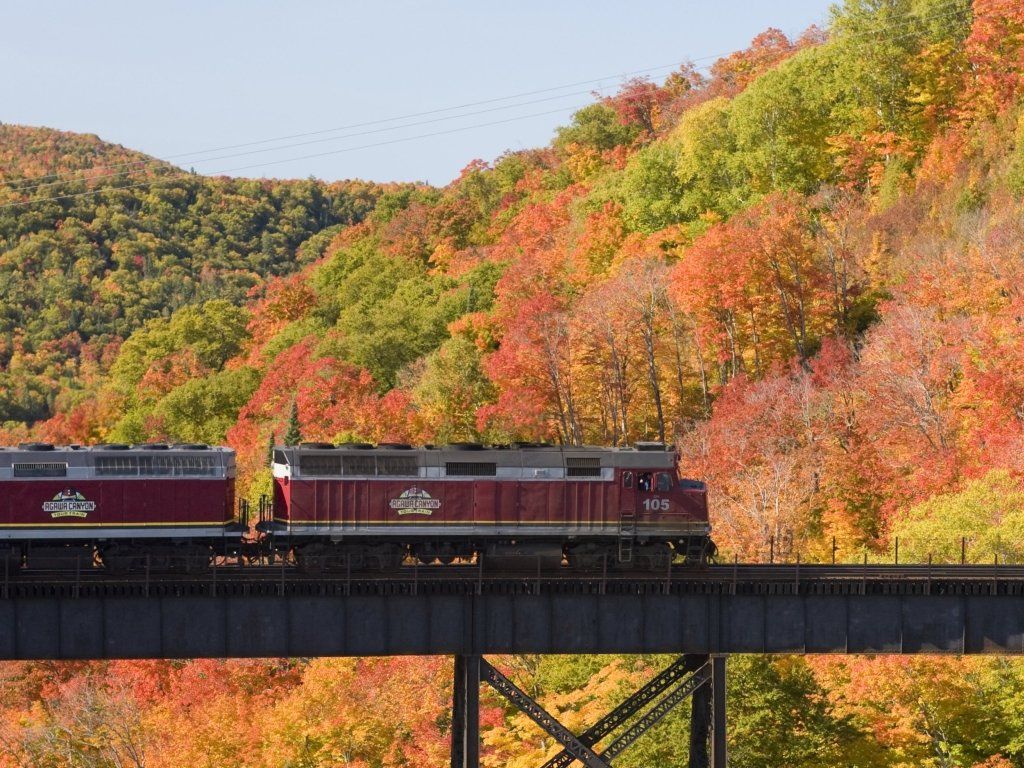 Agawa Canyon Train, photo credit Discover Ontario