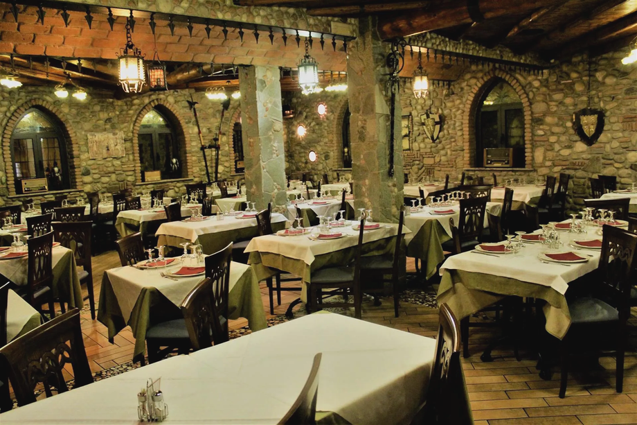 ristorante con location medievale