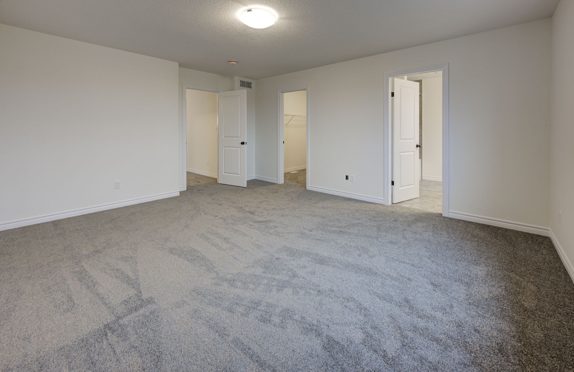 Move-in ready single detached home - 349 Bradshaw Drive, Stratford