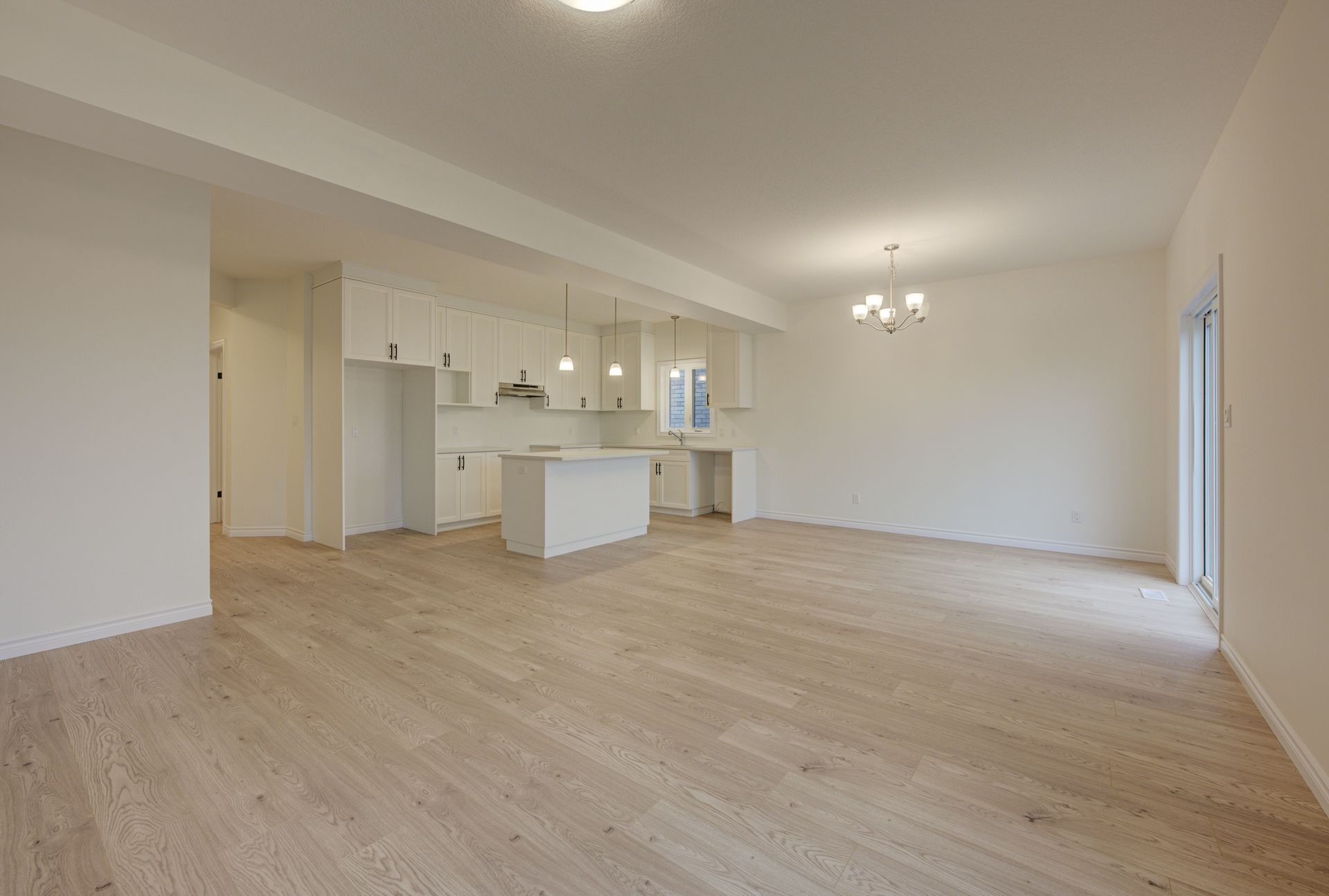Move-in ready single detached home - 349 Bradshaw Drive, Stratford