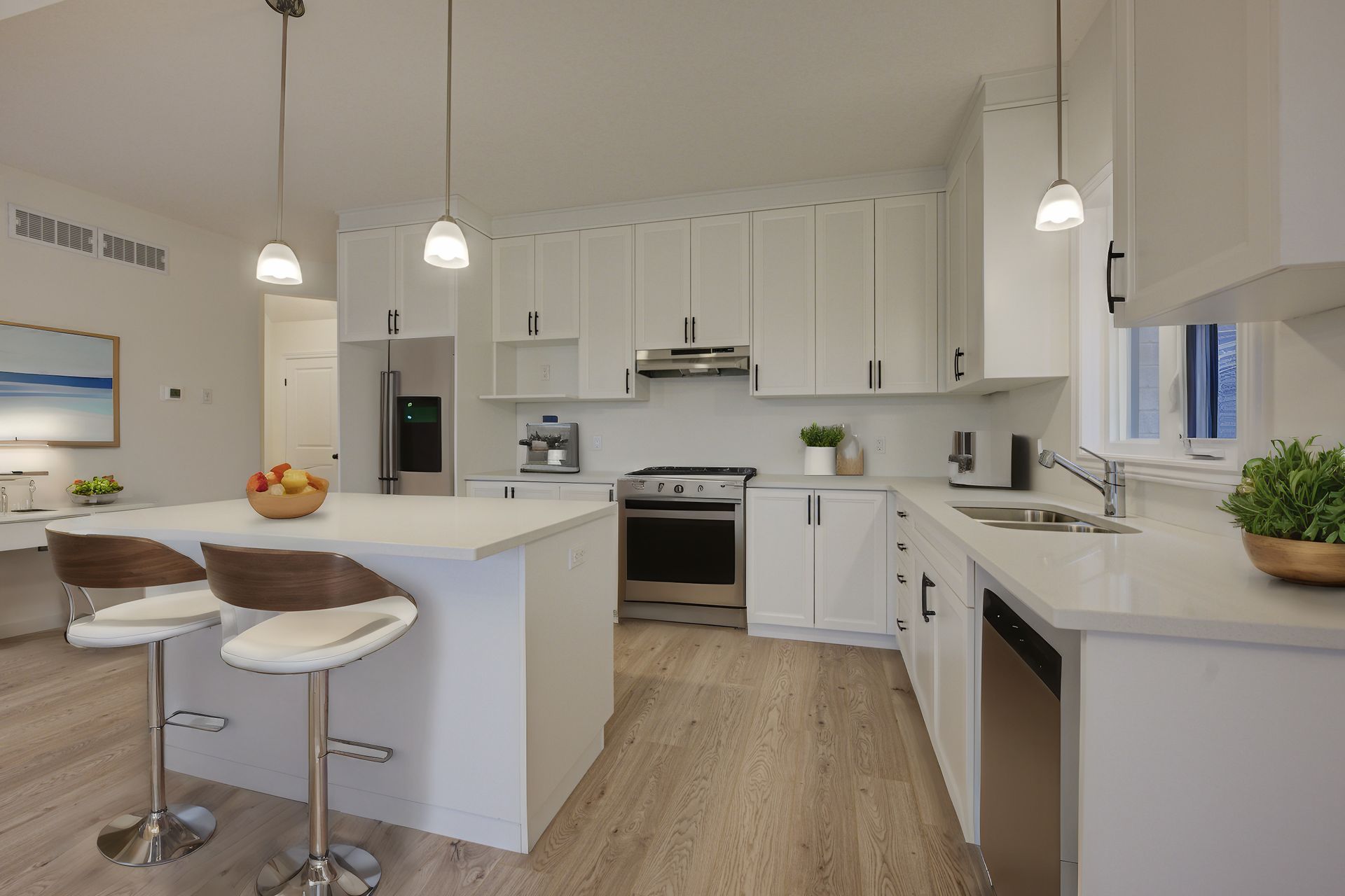 Move-in ready single detached home - 349 Bradshaw Drive, Stratford