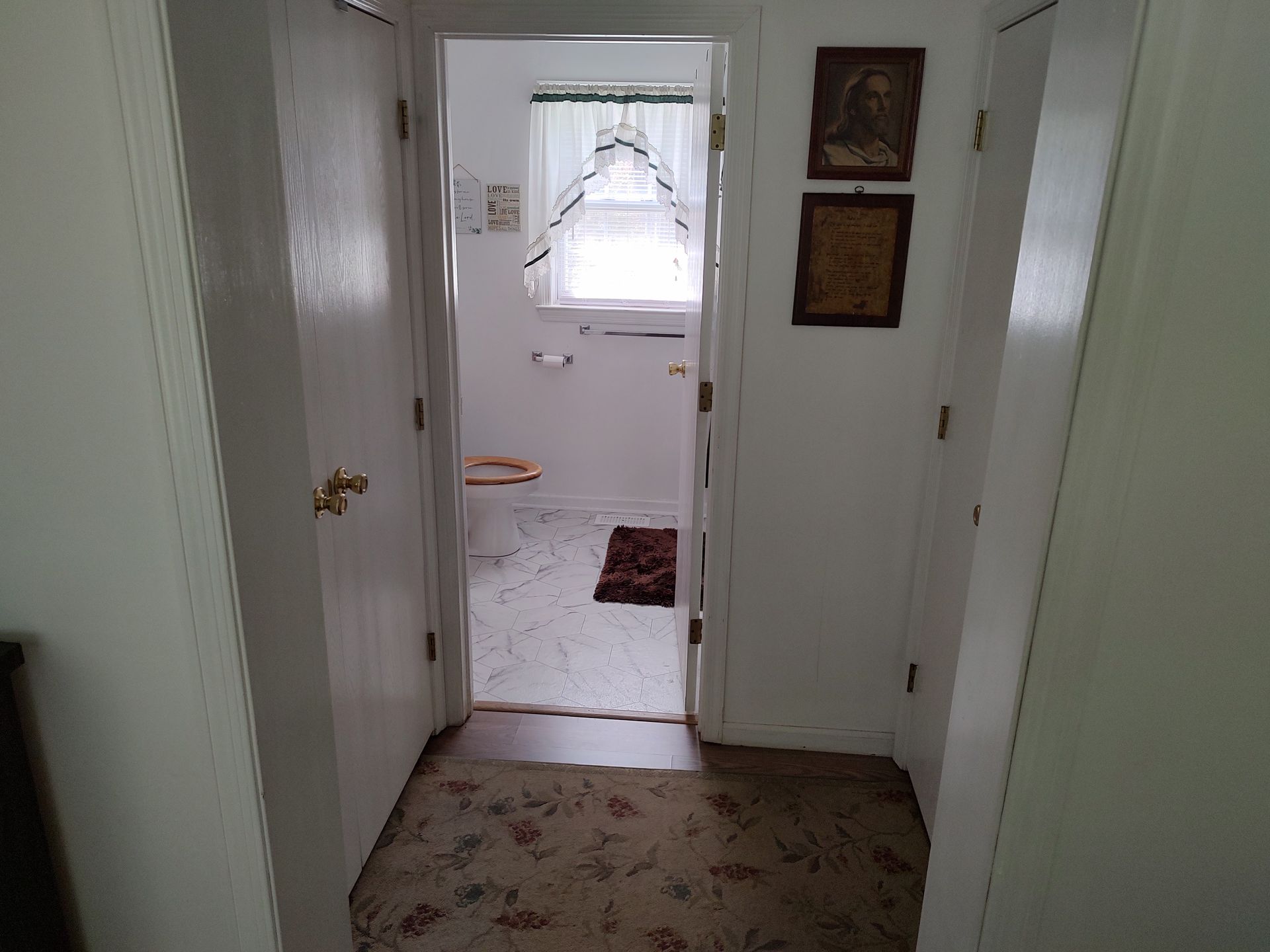 master bath with jacuzzi tub