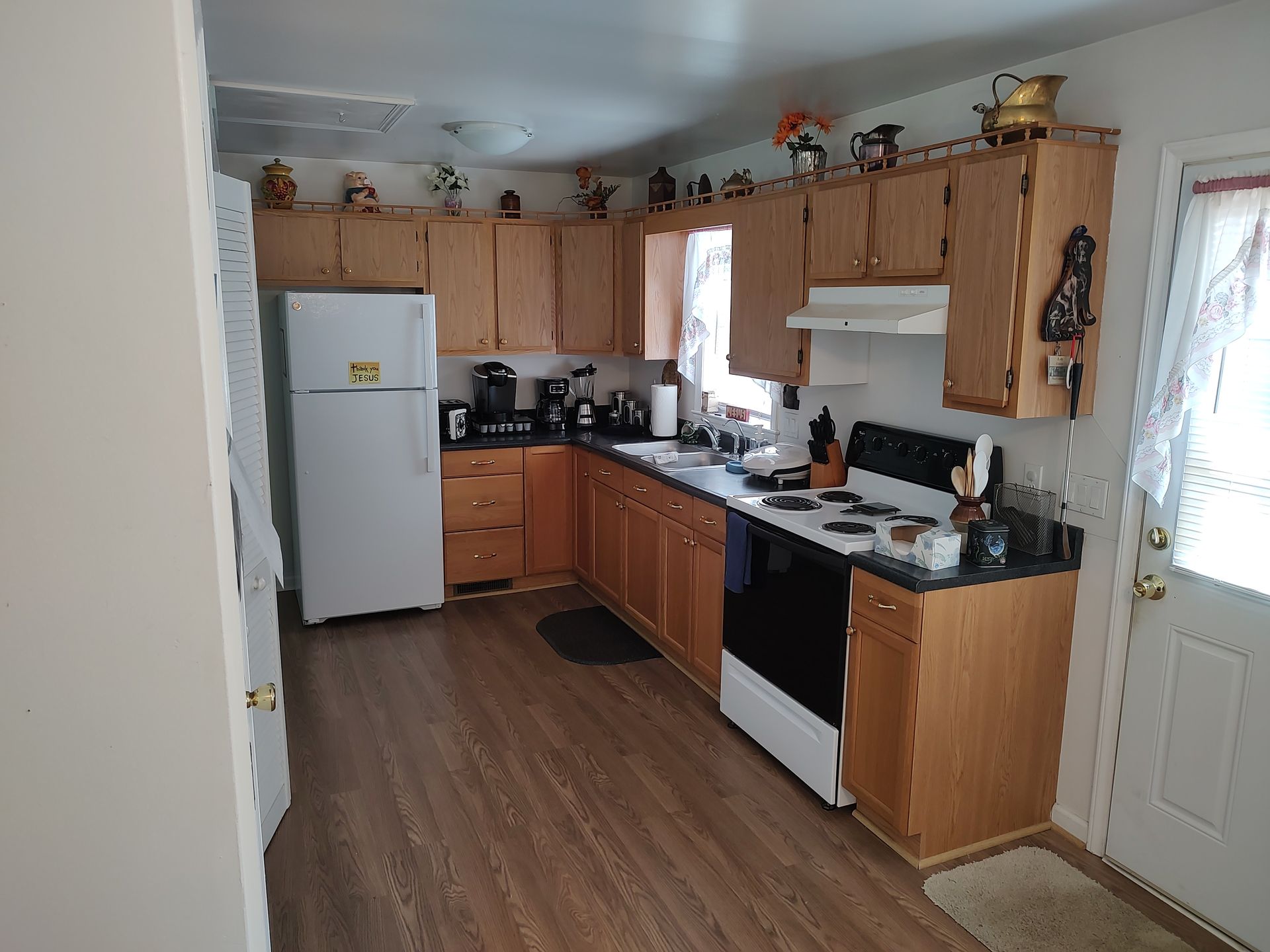 Eddies house kitchen