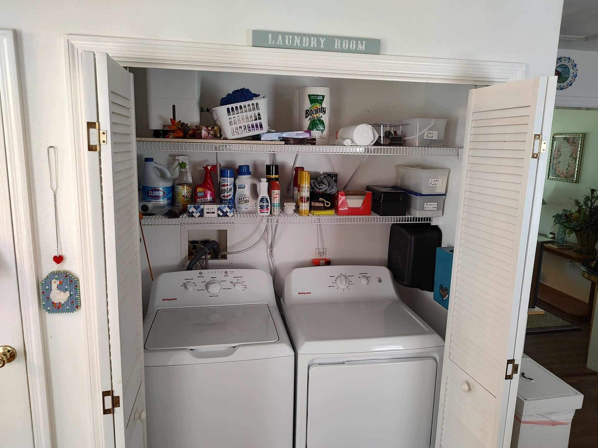 Eddies house laundry room