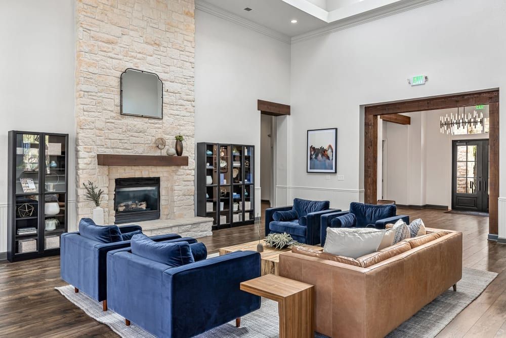 Clubhouse seating area at Marquis Bandera in San Antonio, TX.