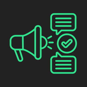 Megáfono verde con burbujas de diálogo y un icono de marca de verificación sobre fondo negro.