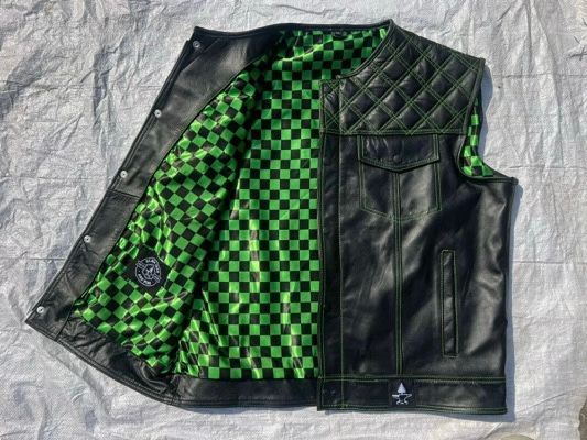 Black Iron & Pine Riding Vest Black/Green
