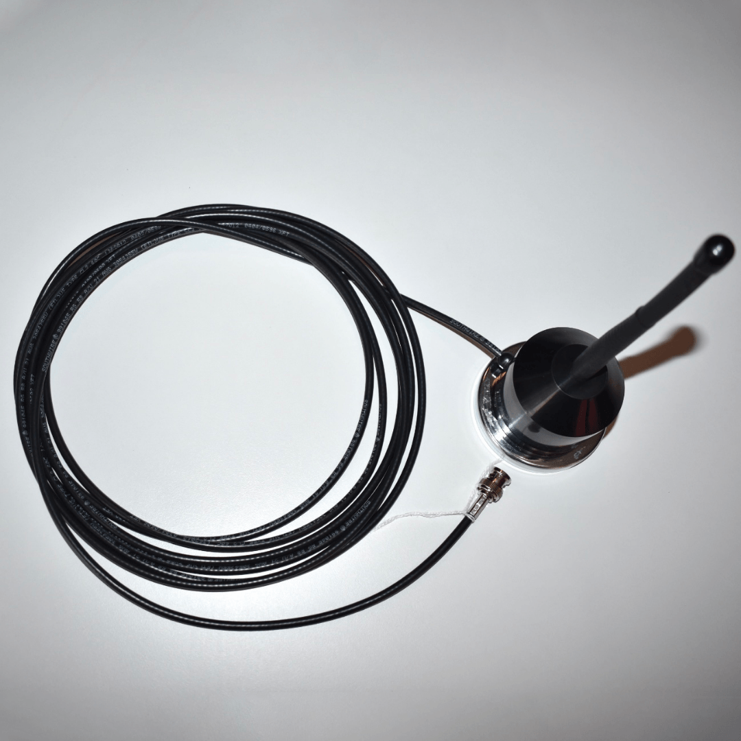 wireless antenna with magnetic base