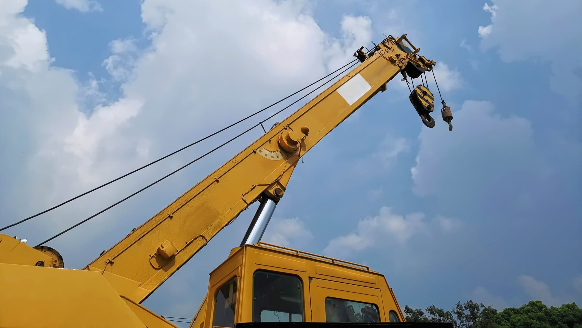 boom crane with hoist