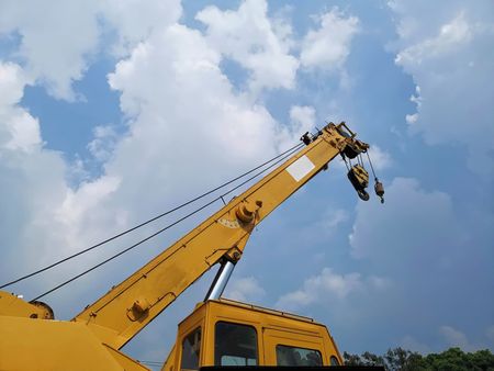 telescopic boom crane