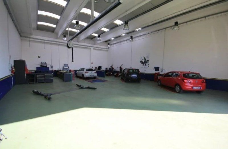 Interno autofficina specializzata