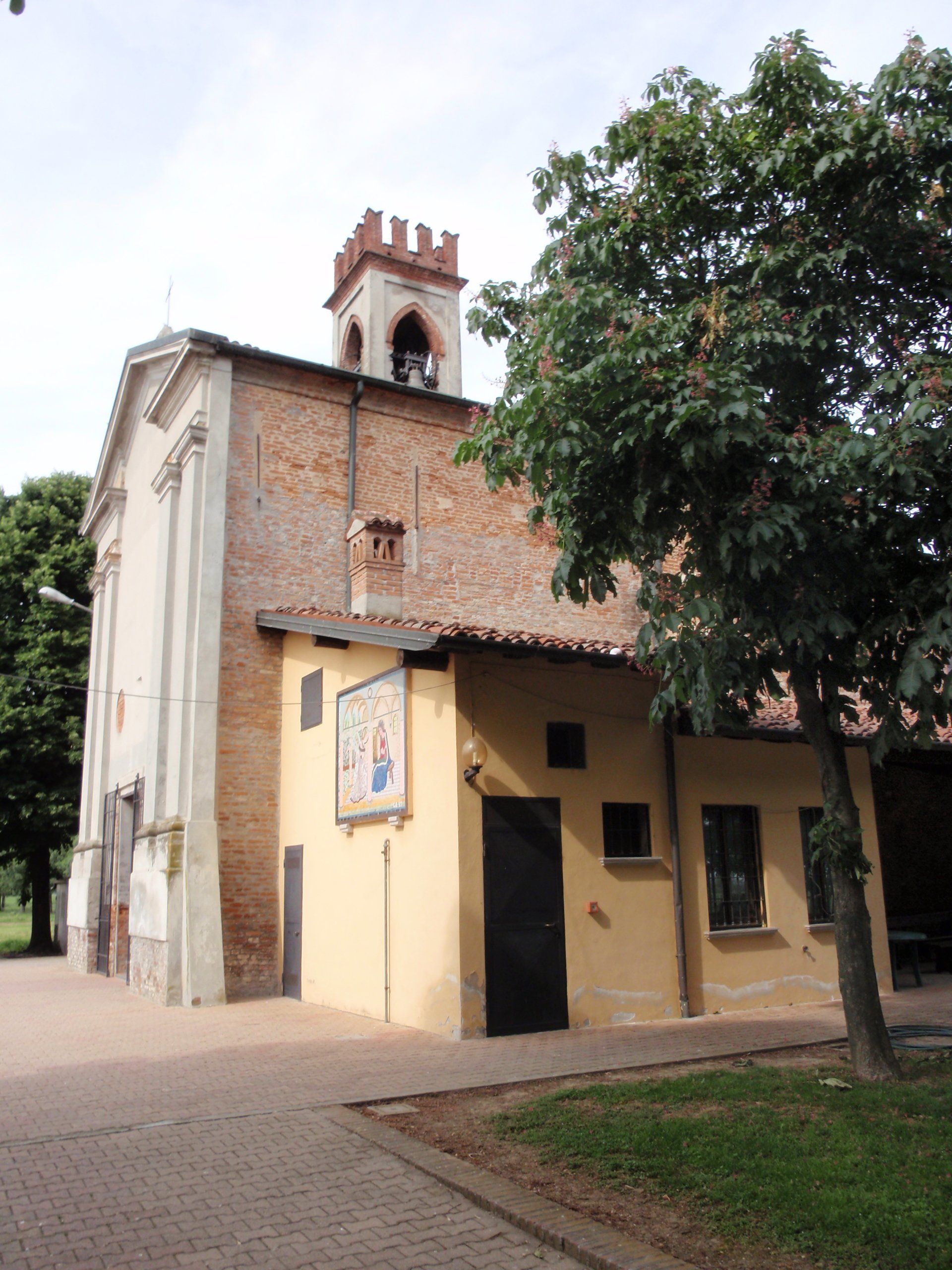 View south side church San Michele Sette Pozzi