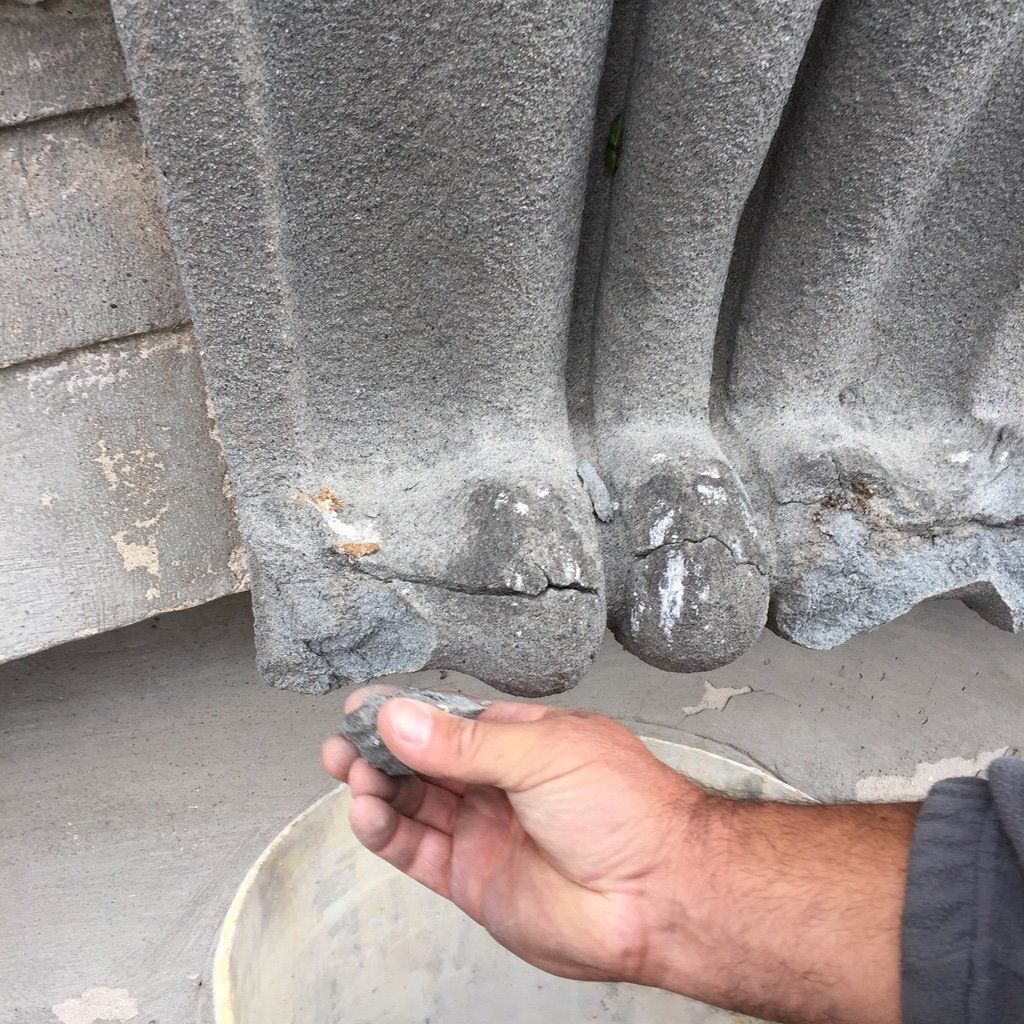 Securing with the removal of a damaged frieze portion