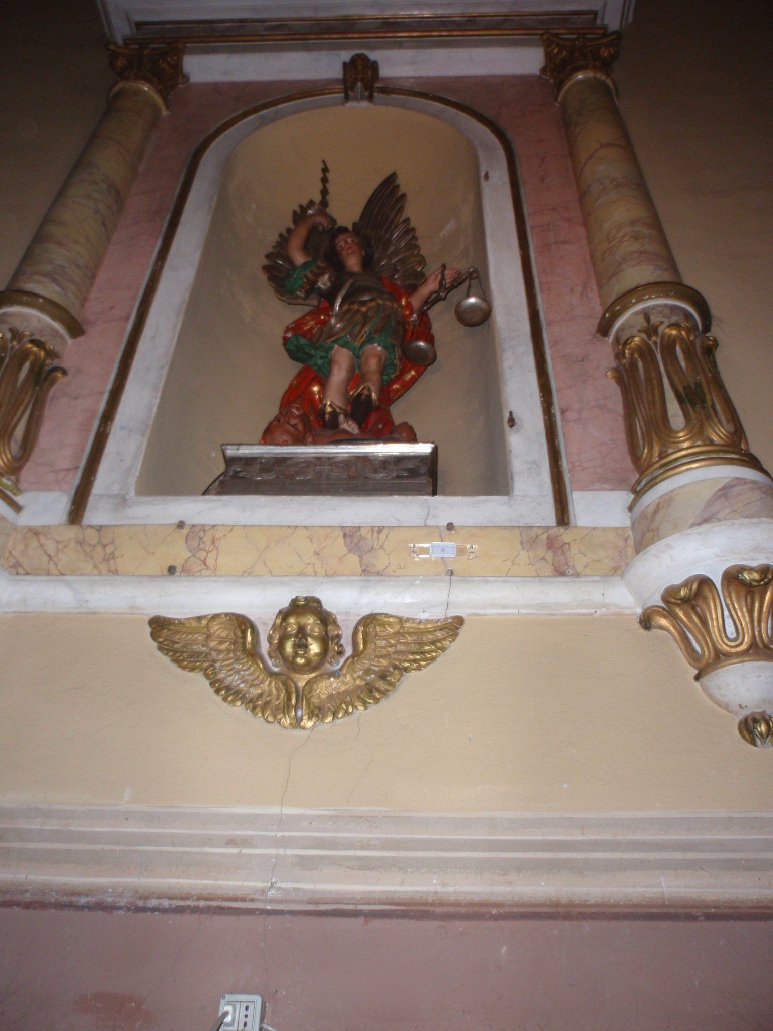 Internal lesion monitoring on the north wall with micrometric slide