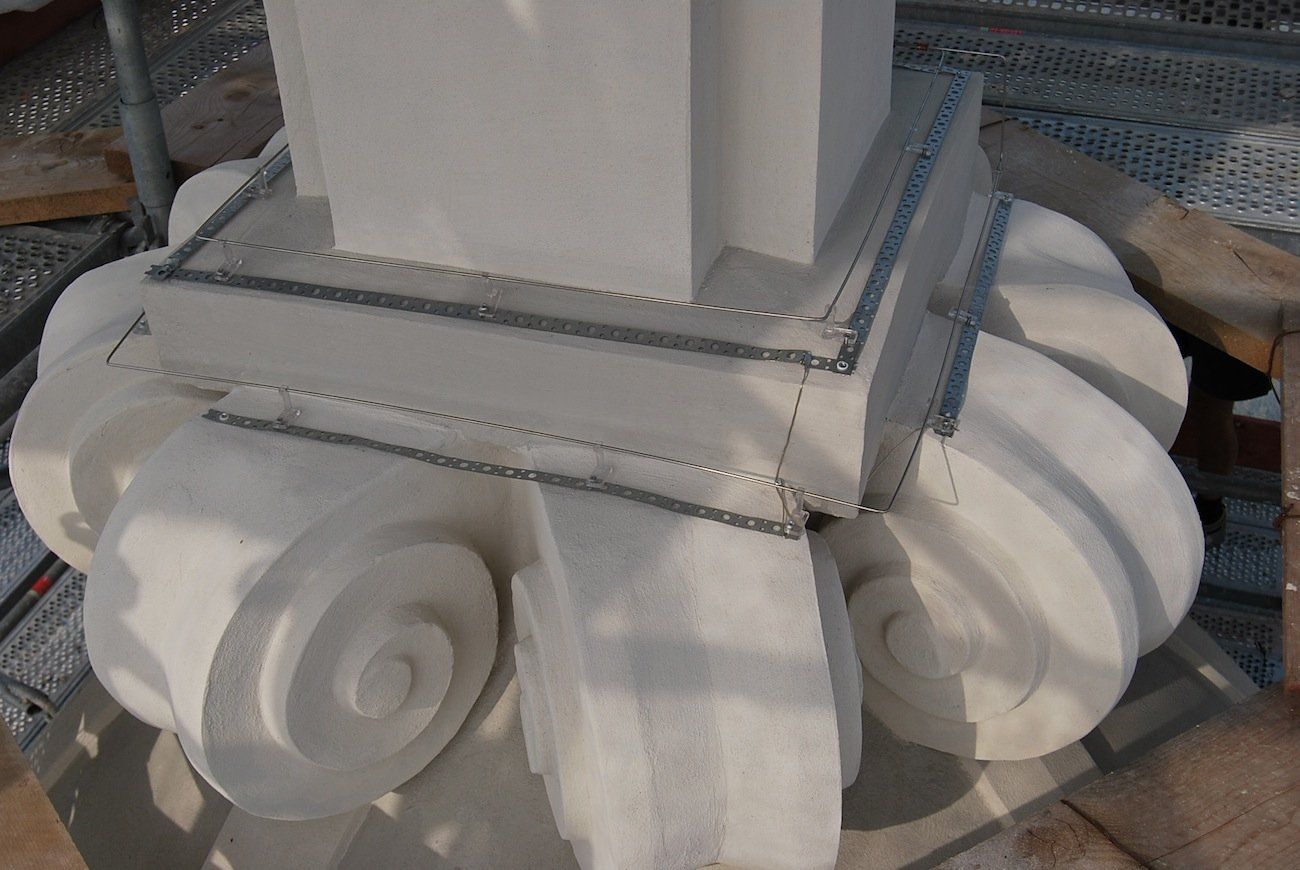 particular decorations at the base spire dome with fixed anti-petting plant