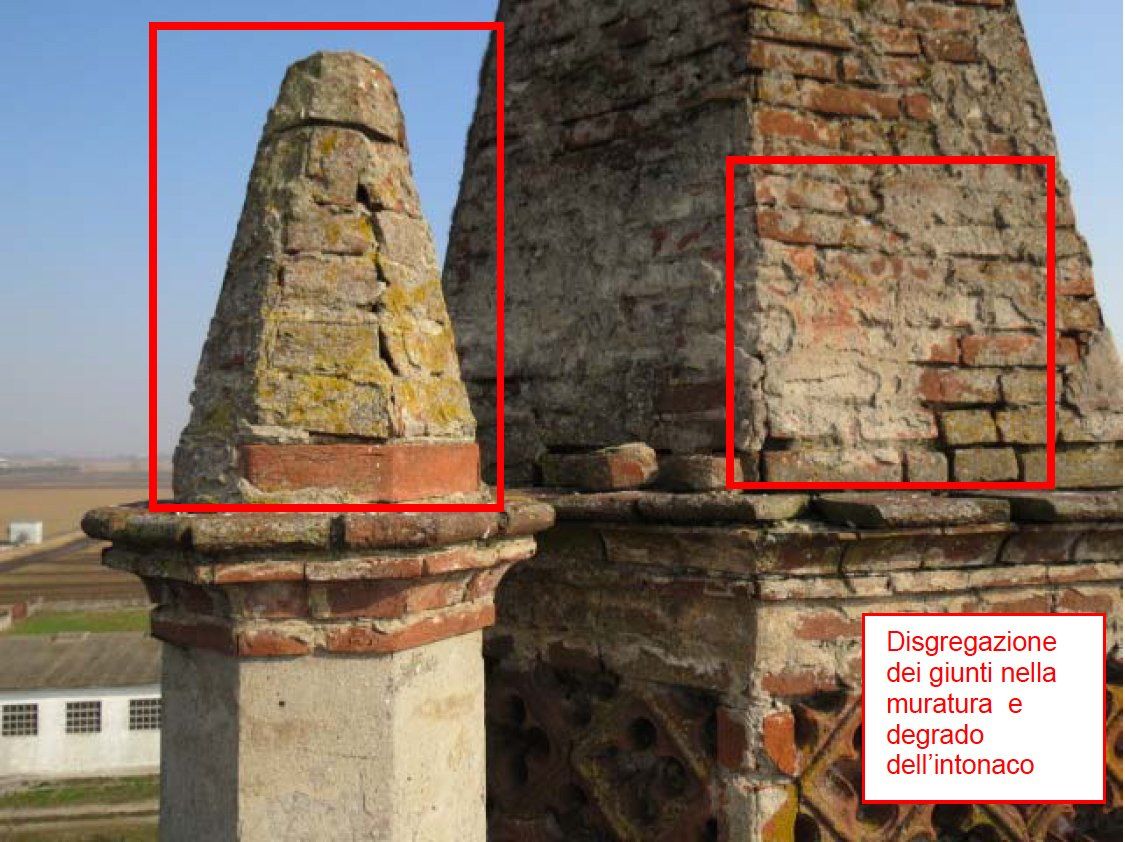 Almost totally absent plaster and disintegration of the joints in the masonry of the roof of the bell tower and of the spiers