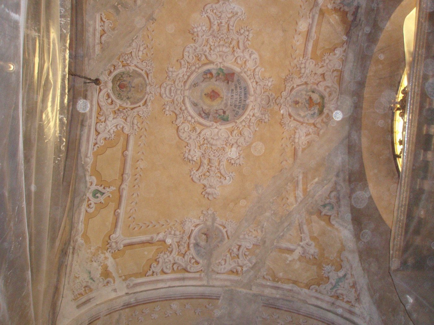 lesion on the vault chapel west side