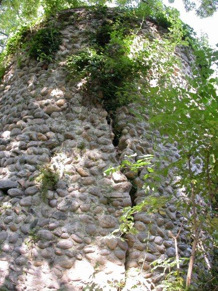 Damage in the masonry